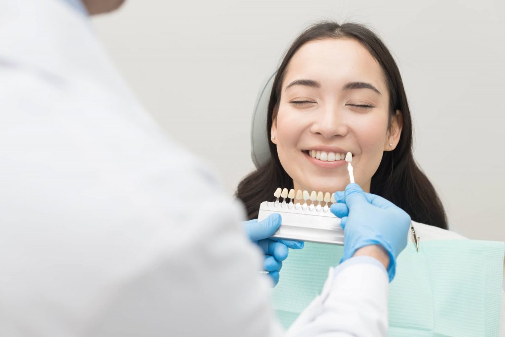 dental crowns selecting colours